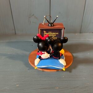 2005 Hallmark Best Night Of The Week Disney Mickey Mouse TV Keepsake Ornament